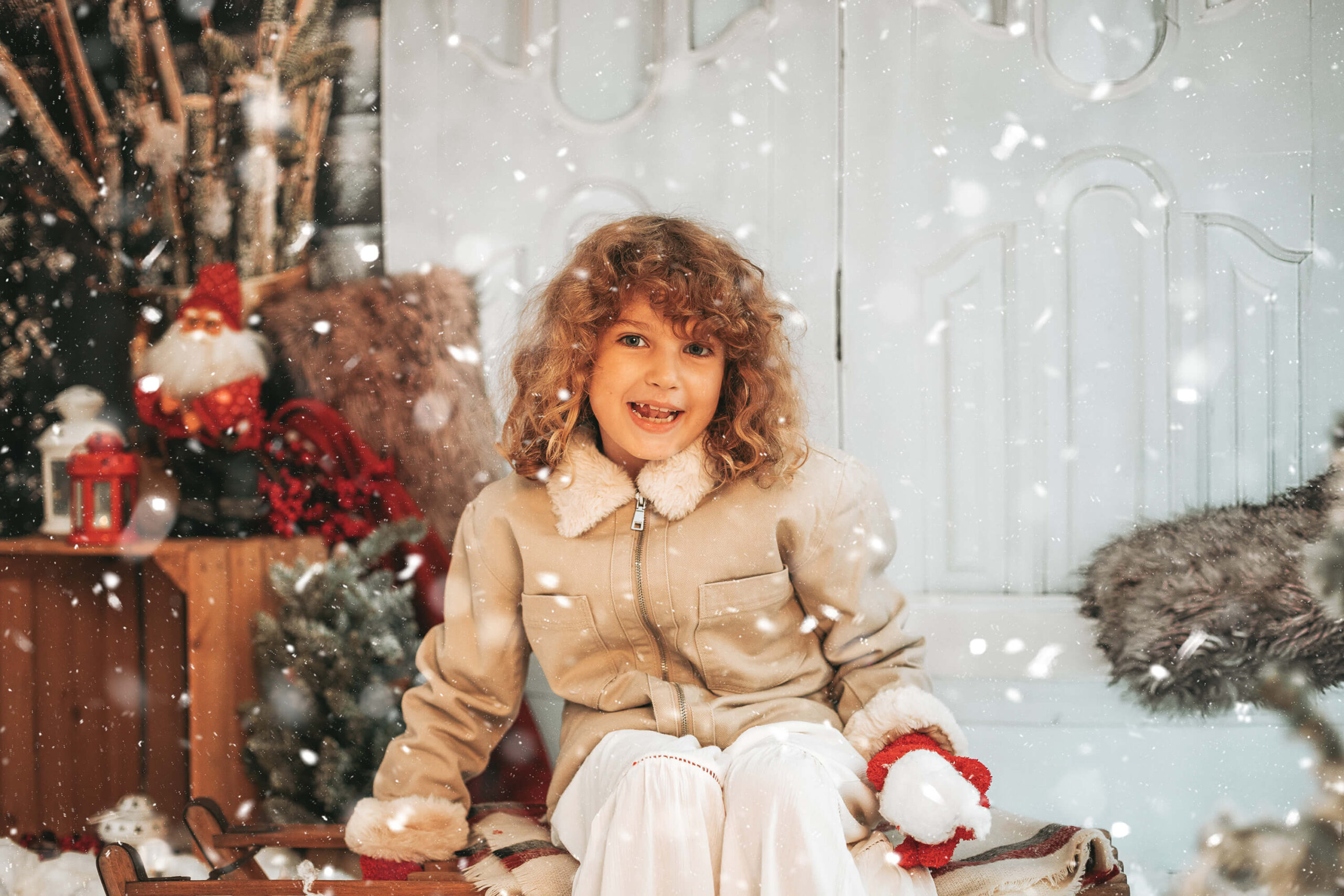 Kind Schlitten Schnee Nikolaus Laternen Winter Bildgefühle Fotoshooting Weihnachten