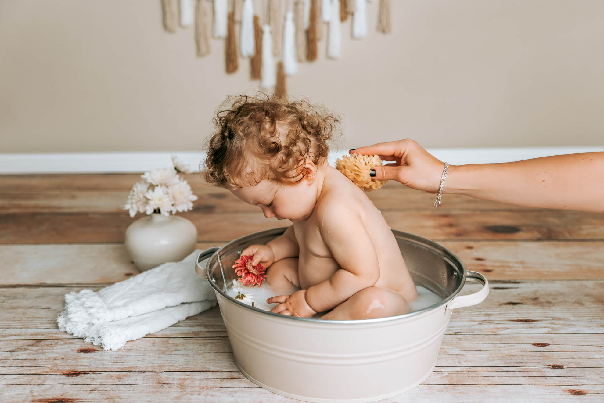 Baby - Badewanne - Milchbad - Bildgefuehle Natürliche Fotografie